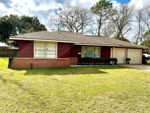 1735 South Park Drive, Alvin, TX, 77511 | Card Image