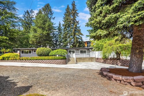 79 110th Ave Se, Bellevue, WA, 98004-6335 | Card Image