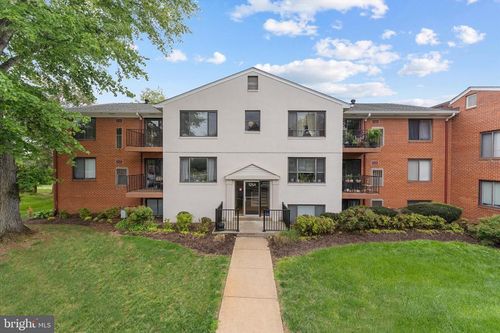 8-125 Clubhouse Dr Sw, LEESBURG, VA, 20175-4224 | Card Image
