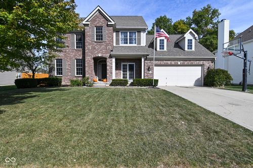 8988 Hearthstone Dr, Zionsville, IN, 46077-5512 | Card Image