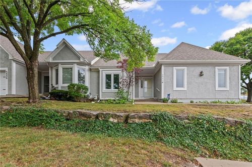5844 Summit St, Shawnee, KS, 66216-4928 | Card Image