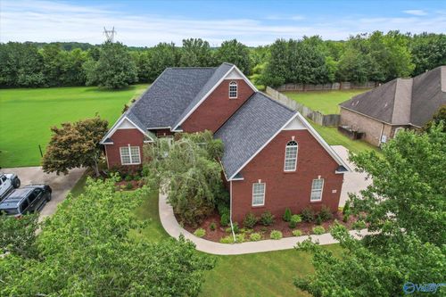 2010 Englewood Pl Sw, Decatur, AL, 35603-2410 | Card Image