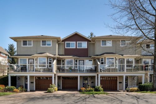 531 Heatherdale Lane, Victoria, BC, V8Z0A4 | Card Image