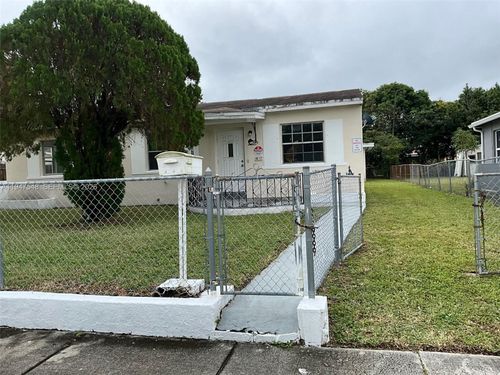 1240 Ne 143rd St, North Miami, FL, 33161-2527 | Card Image