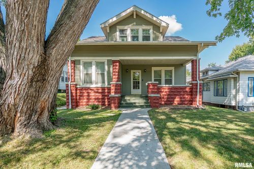 1330 W 12th St, Davenport, IA, 52804-3756 | Card Image