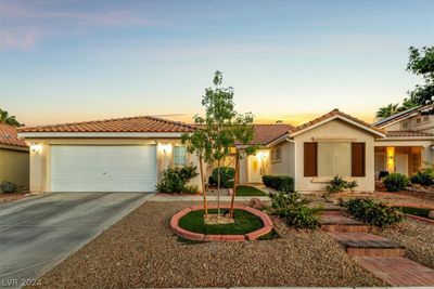 1827 Night Shadow Avenue, House other with 4 bedrooms, 2 bathrooms and null parking in North Las Vegas NV | Image 1