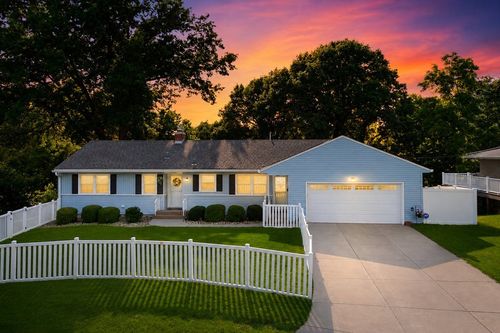 2705 32nd Avenue Ct, Rock Island, IL, 61201-6329 | Card Image