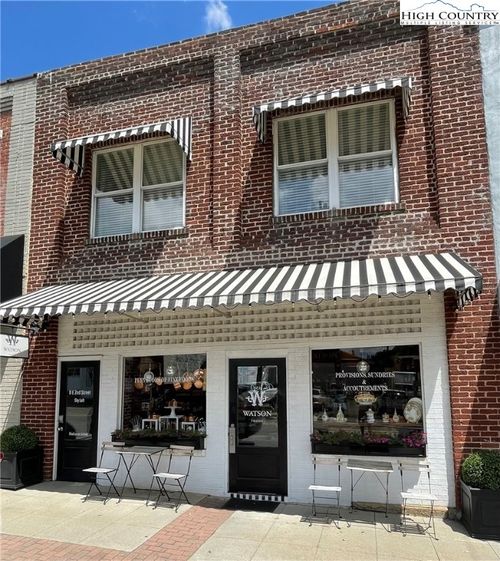 11 E 2nd St, West Jefferson, NC, 28694-8906 | Card Image