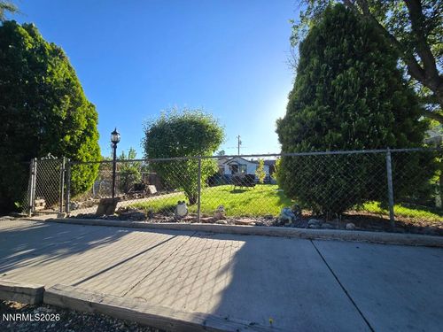 423 5th St, Sparks, NV, 89431-5075 | Card Image