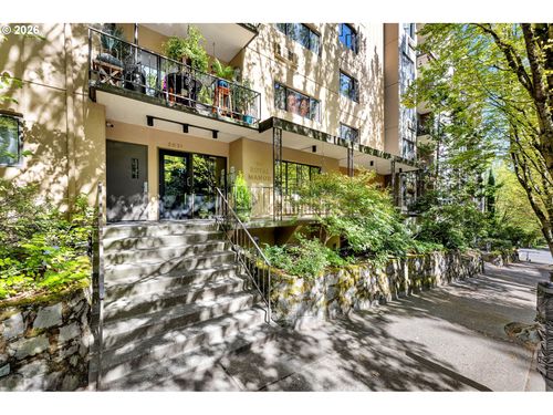 33-2021 Sw Main St, Portland, OR, 97205-1563 | Card Image