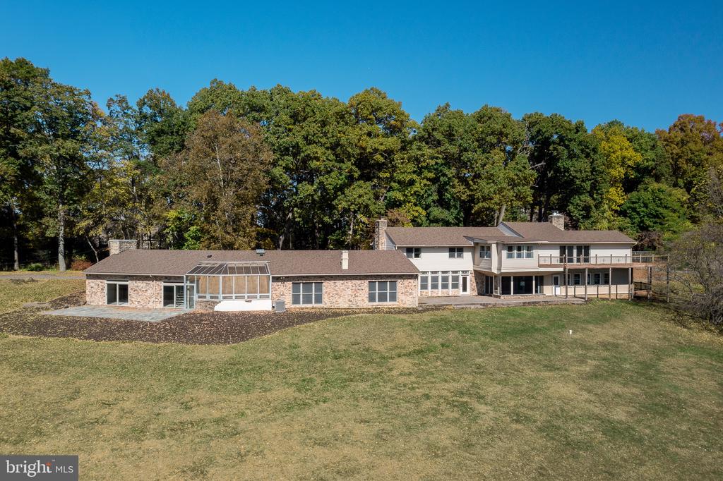 Weyhill Dr, Center Valley, PA 18034