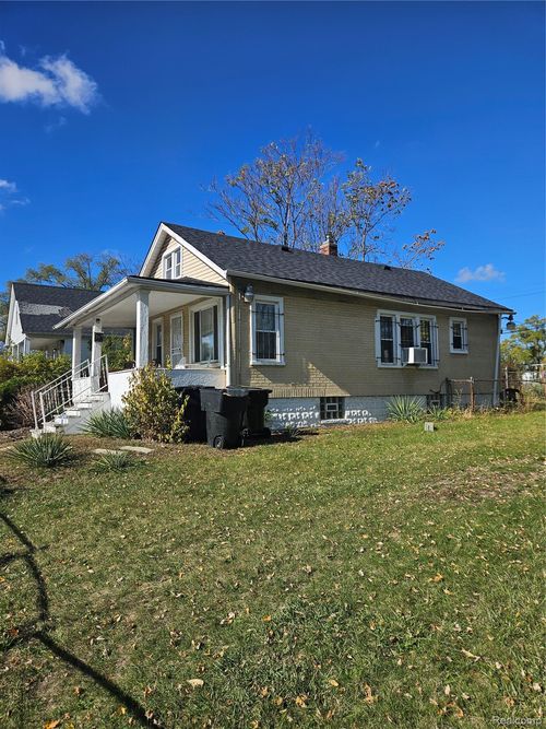 7374 Ellsworth St, Detroit, MI, 48238-1911 | Card Image