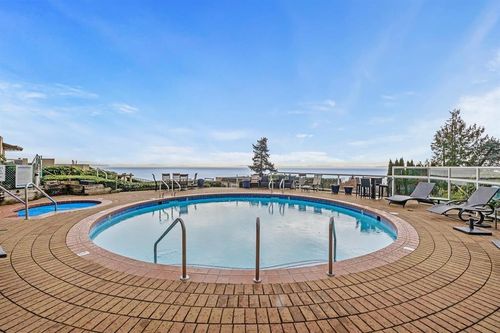102-15025 Victoria Ave, White Rock, BC, V4B1G2 | Card Image