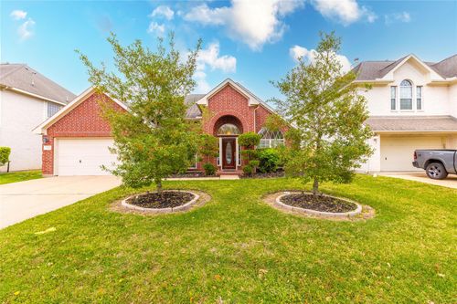 2201 Signal Hill Dr, Pearland, TX, 77584-1672 | Card Image