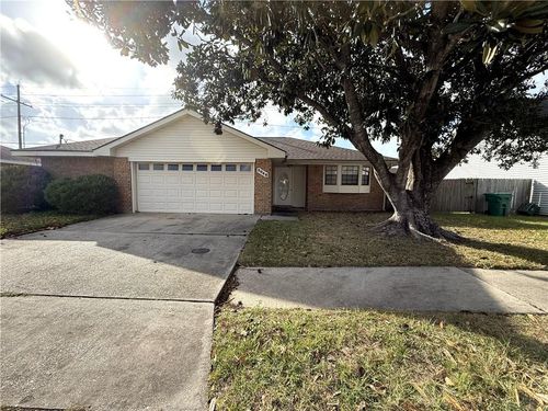 2048 Saulet Pl, Harvey, LA, 70058-5924 | Card Image