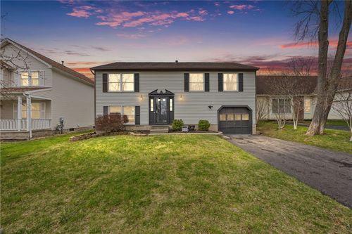 7 Shadbush Way, West Henrietta, NY, 14586-9432 | Card Image