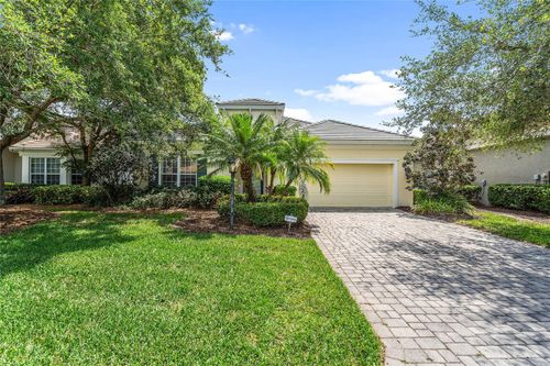 8416 Abingdon Ct, UNIVERSITY PARK, FL, 34201-2025 | Card Image