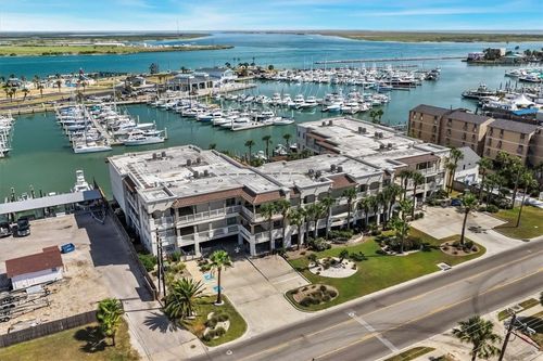 206-224 W Cotter Ave, Port Aransas, TX, 78373-4404 | Card Image