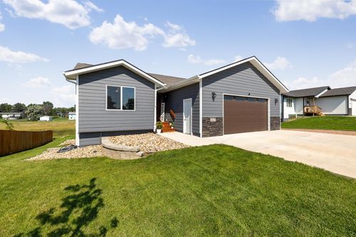 3317 Blackpowder Rd, Rapid City, SD, 57703-8572 | Card Image