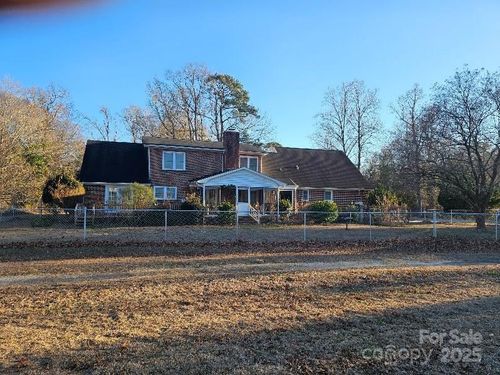 100 Boros Lndg, New Bern, NC, 28560-9469 | Card Image