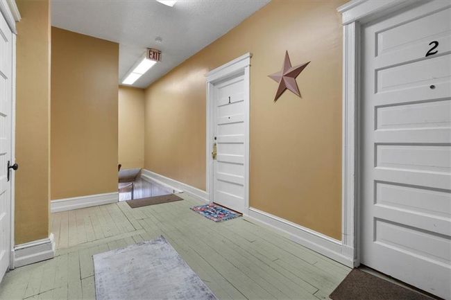 Entry to apartments | Image 26