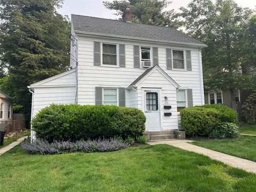 35 Grandview St, Huntington, NY, 11743-3534 | Card Image