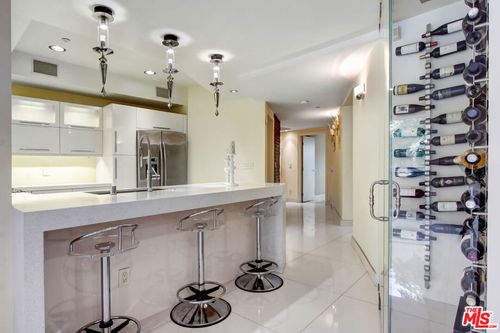 102-11921 Dorothy St, Los Angeles, CA, 90049-5369 | Card Image