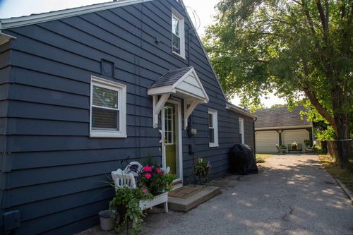600 Hart St, Essexville, MI, 48732-1384 | Card Image