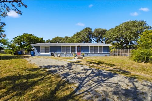 1321 Jenkins St, Rockport, TX, 78382-3326 | Card Image