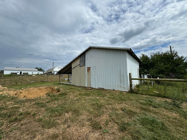 2076 Bald Hill Rd, Home with 5 bedrooms, 1 bathrooms and null parking in Hillsboro KY | Image 9