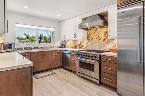k-233 S Helix Ave, Solana Beach, CA, 92075-1833 | Card Image