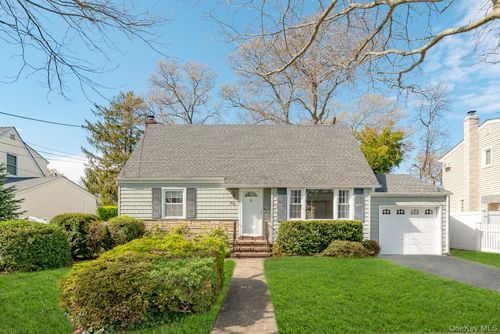 3769 New York Ave, Seaford, NY, 11783-2124 | Card Image