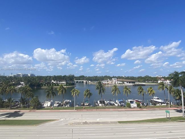 APT-506 - 5005 Collins Ave, Condo with 1 bedrooms, 2 bathrooms and null parking in Miami Beach FL | Image 4