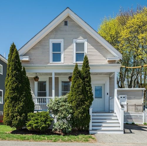 3 Pond St, Stoneham, MA, 02180-2609 | Card Image