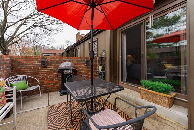 91 Glen Dr, Condo with 2 bedrooms, 2 bathrooms and null parking in Worthington OH | Image 35