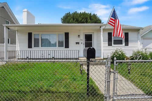 62 Bristol Ave, Pawtucket, RI, 02861-2118 | Card Image