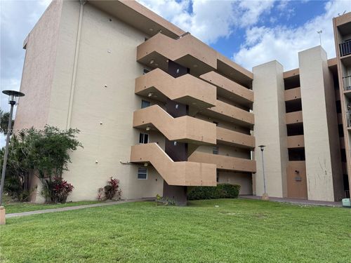 102-9140 Fontainebleau Blvd, Miami, FL, 33172 | Card Image