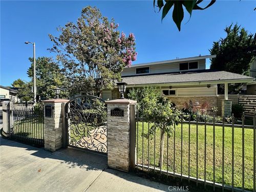 13330 Killion St, Sherman Oaks, CA, 91401-5421 | Card Image