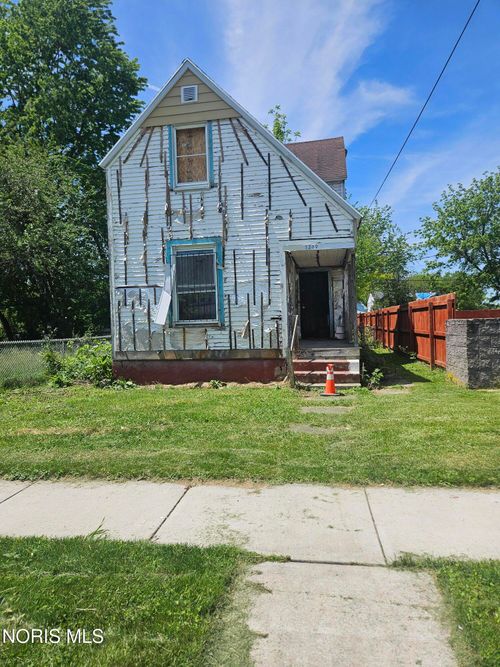 1209 Waverly Ave, Toledo, OH, 43607-3741 | Card Image