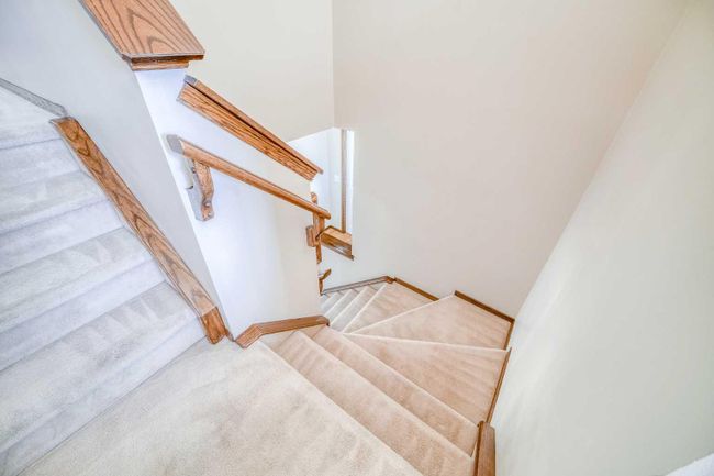 148 Chapman Close Se, Home with 3 bedrooms, 3 bathrooms and 2 parking in Calgary AB | Image 12