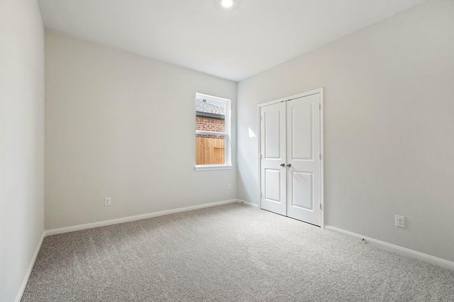 8930 Ice Quartz Dr, House other with 4 bedrooms, 2 bathrooms and 2 parking in Iowa Colony TX | Image 9