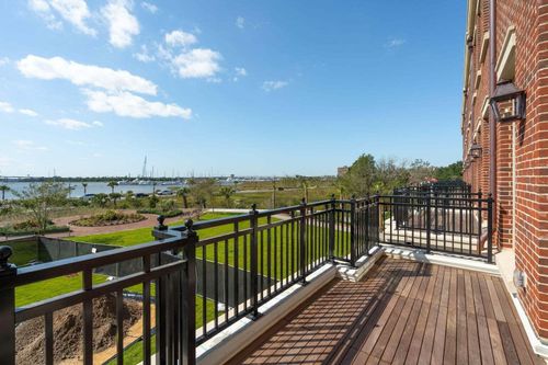 376 Broad Street, Charleston, SC, 29401 | Card Image