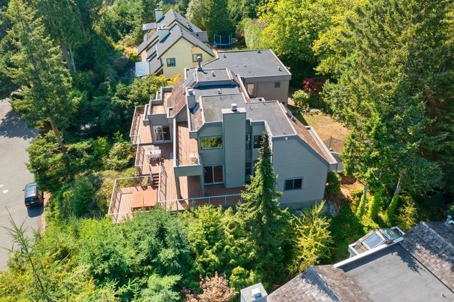 4750 Meadfeild Road, House other with 5 bedrooms, 4 bathrooms and null parking in West Vancouver BC | Image 3