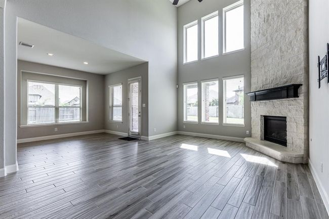 10318 Easterly Ln, House other with 4 bedrooms, 3 bathrooms and 3 parking in Cypress TX | Image 14