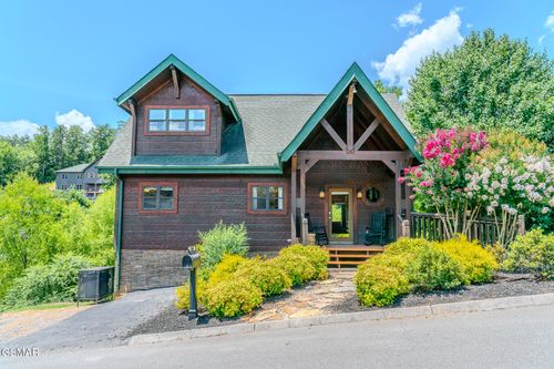 905 Mcmakin Way, Pigeon Forge, TN, 37863-2401 | Card Image