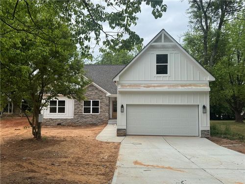875 Lynn Ave, Jefferson, GA, 30549-1245 | Card Image