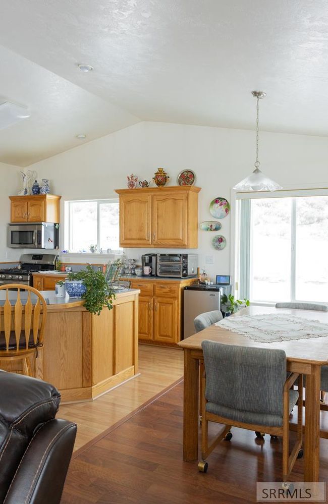 1027 E Butte Rd, House other with 3 bedrooms, 2 bathrooms and 1 parking in Menan ID | Image 39