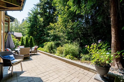 1158 Strathaven Dr, North Vancouver, BC, V7H2Z6 | Card Image