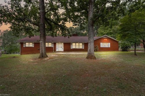 1036 Avondale Ave, Asheboro, NC, 27203-6612 | Card Image