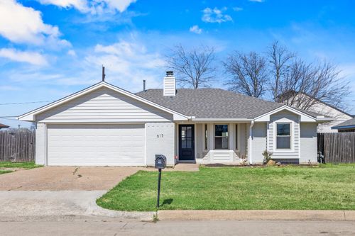 617 Reed St, Roanoke, TX, 76262-6647 | Card Image